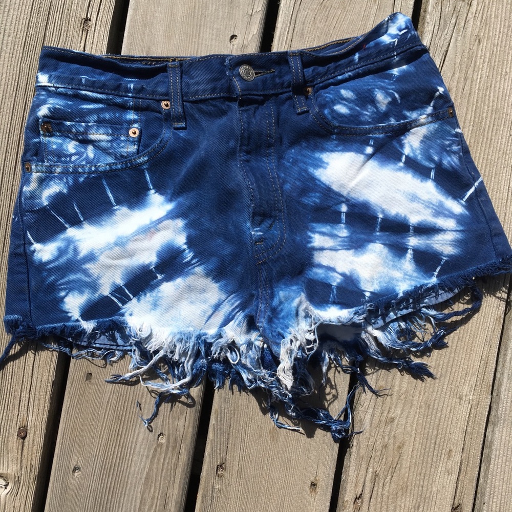 Levi's high waisted jean shorts size 31 waist